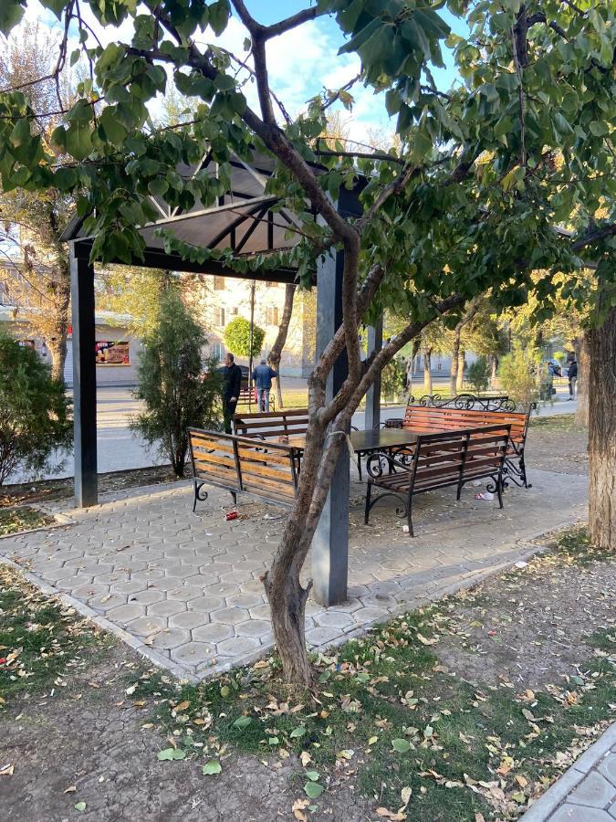 Vahe'S Corner House Hotel Yerevan Exterior photo